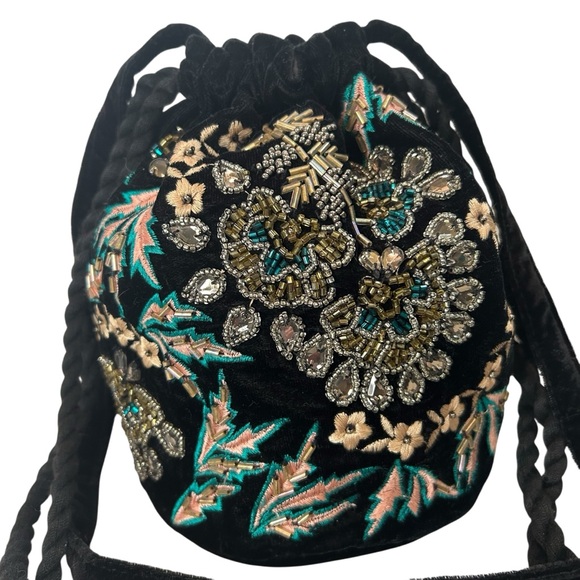 b.Boutique By Evergreen Poti Drawstring Velvet Embellished with Embroidered bag - Picture 1 of 6